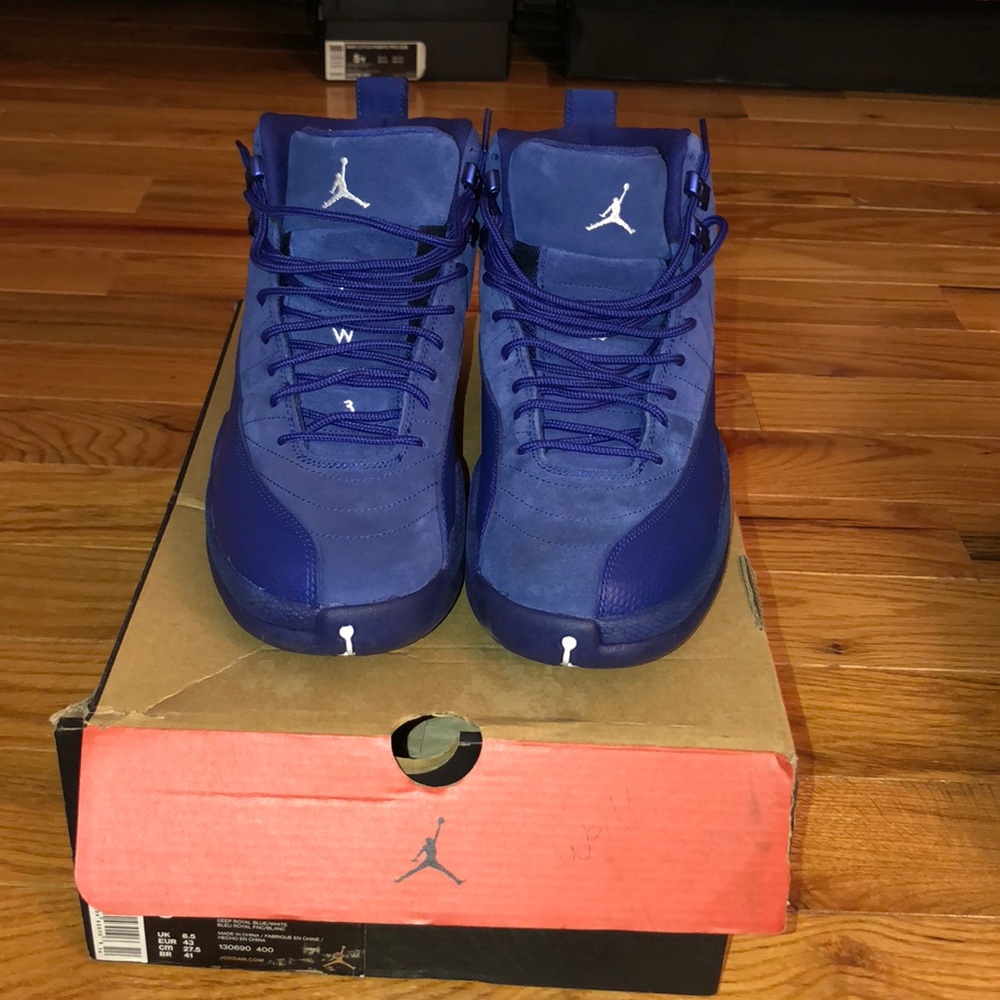 SOLD ❤️Men’s Ari Jordan 12 Retro size 9.5